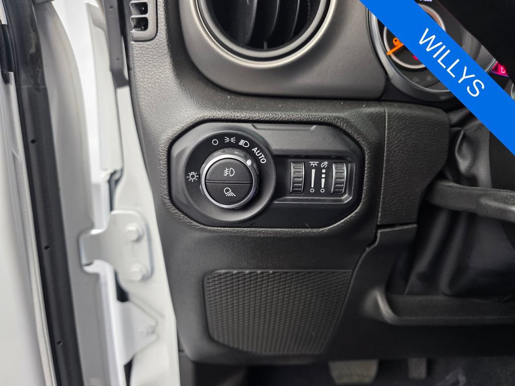 Used 2022 Jeep Gladiator Sport AWD/4WD image 25