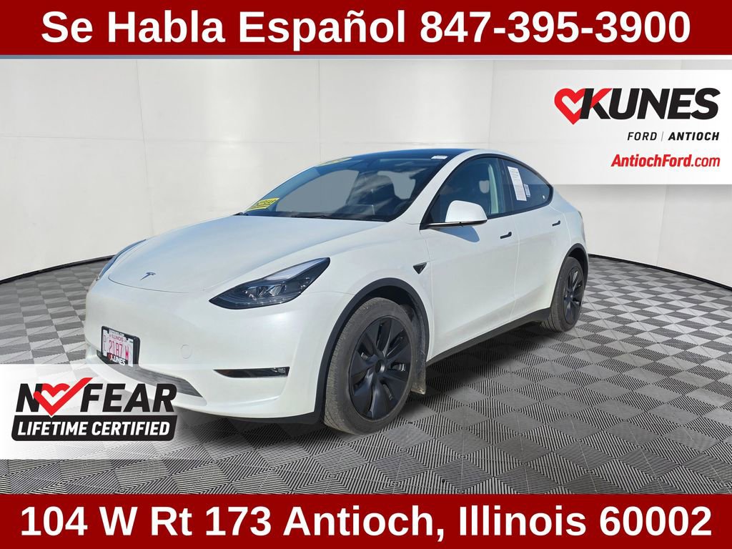 Used 2024 Tesla Model Y Long Range AWD/4WD image 3