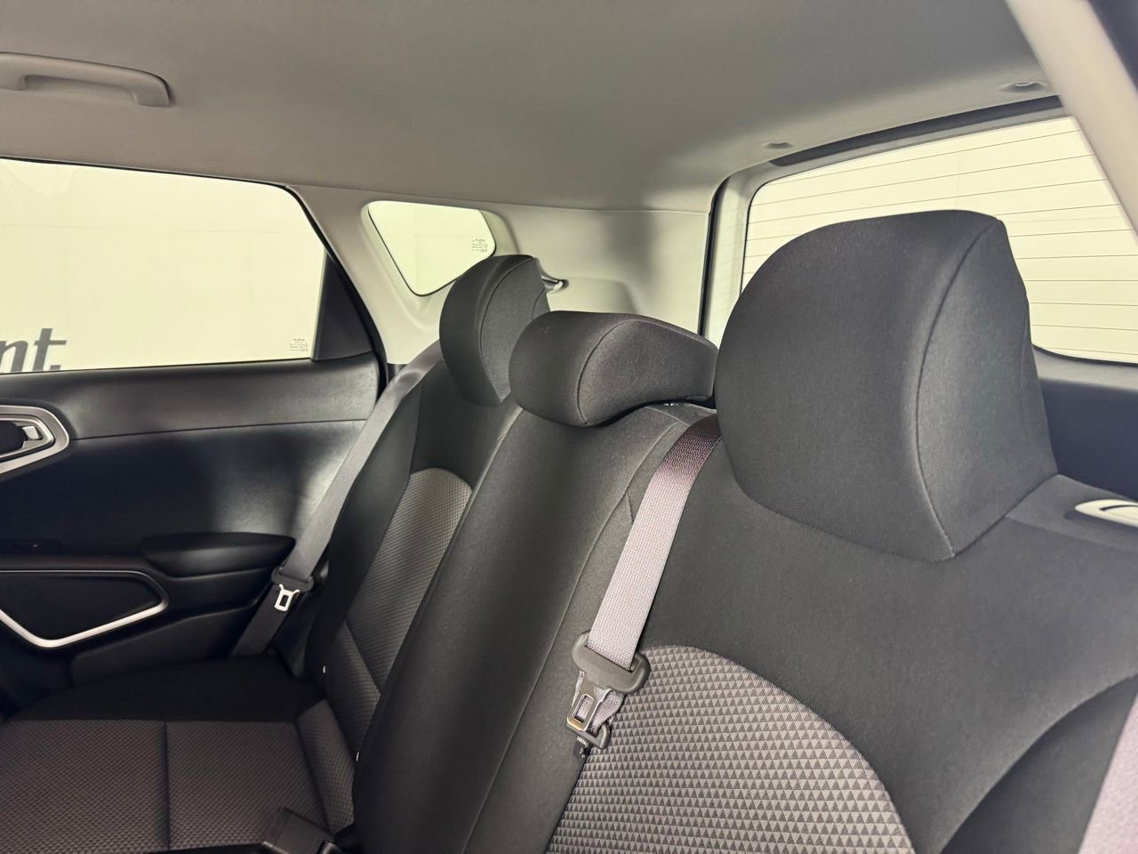 Used 2025 Kia Soul LX w/ LX Technology Package FWD image 32