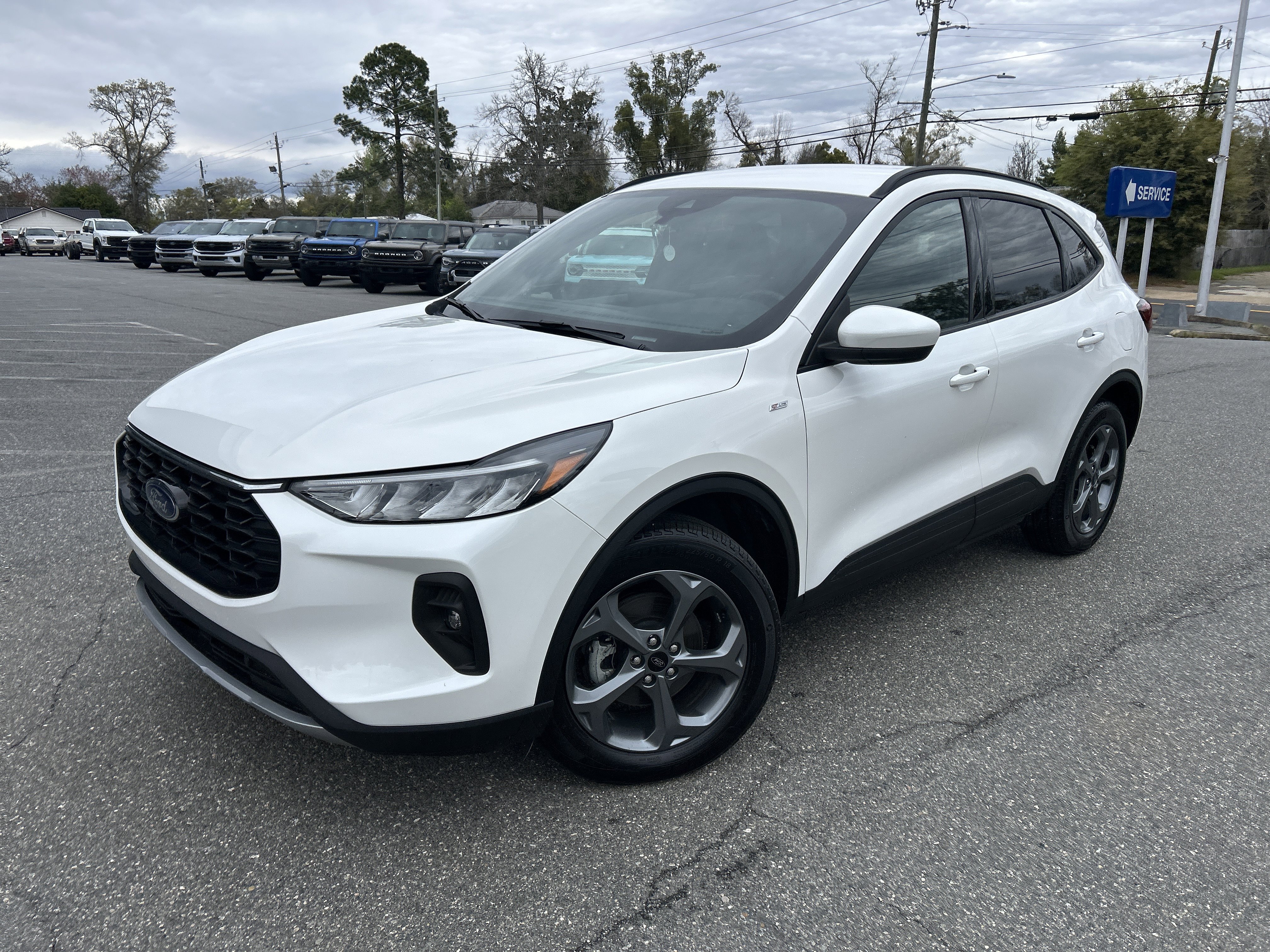 Certified 2025 Ford Escape ST-Line Elite w/ Tech Pack #1 image 3