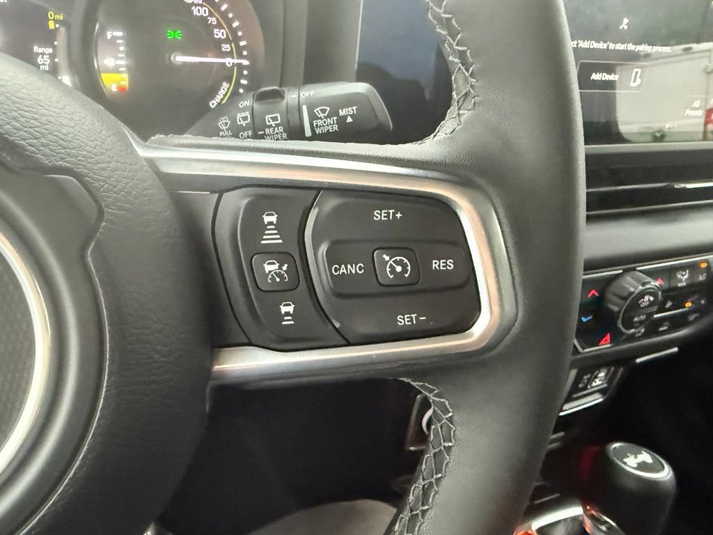 Used 2025 Jeep Wrangler Unlimited Sahara w/ Safety Group AWD/4WD image 17