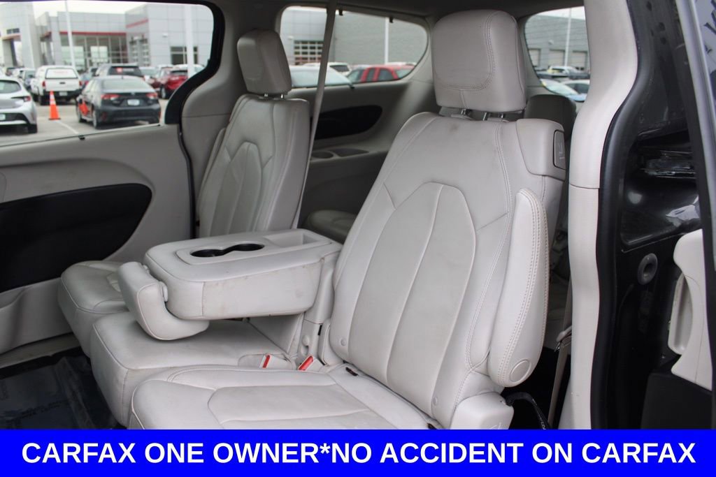 Used 2017 Chrysler Pacifica Touring-L image 26