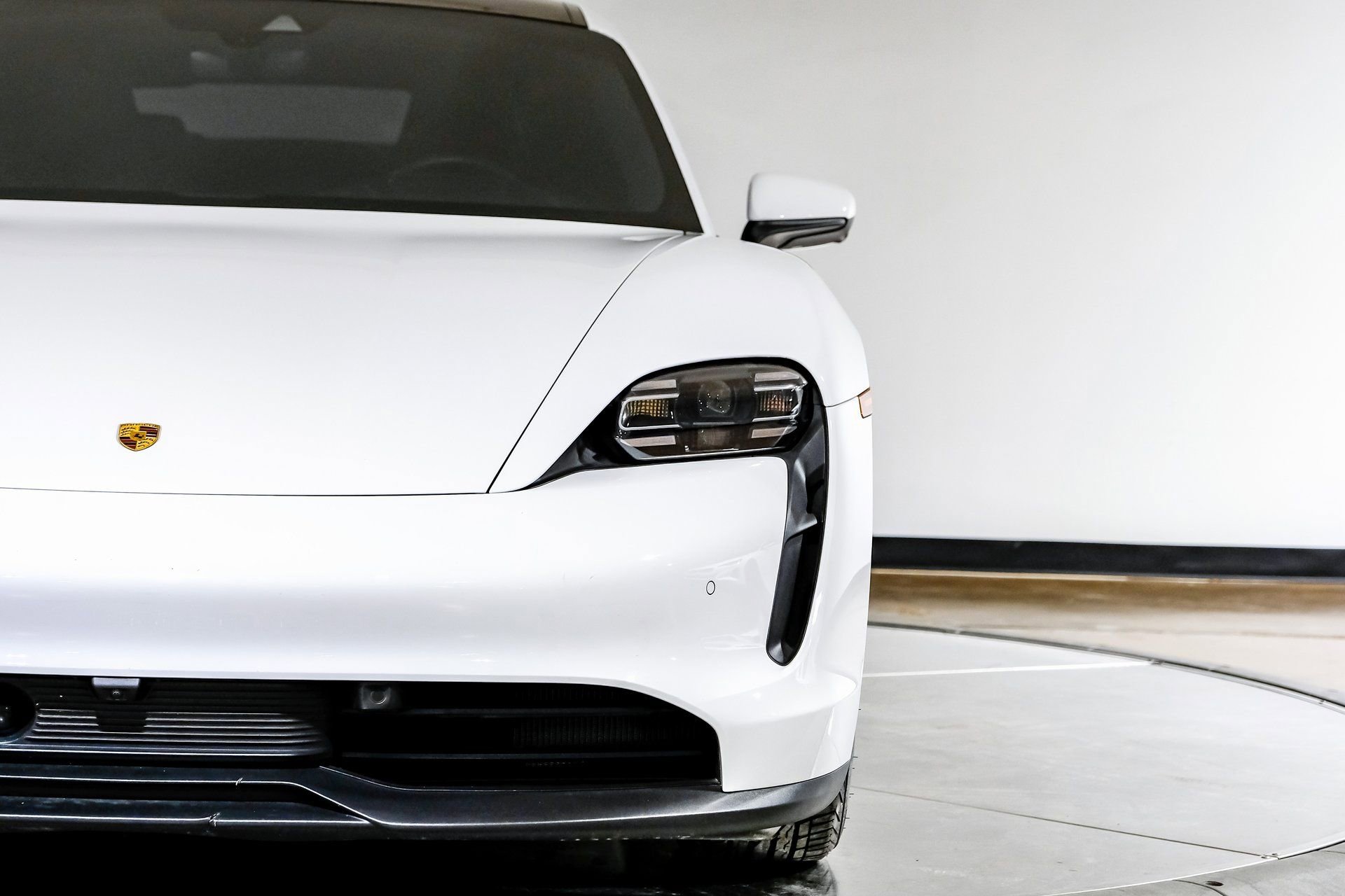 Used 2023 Porsche Taycan image 47