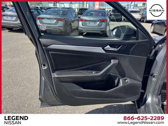 Used 2025 Volkswagen Jetta Sport image 16