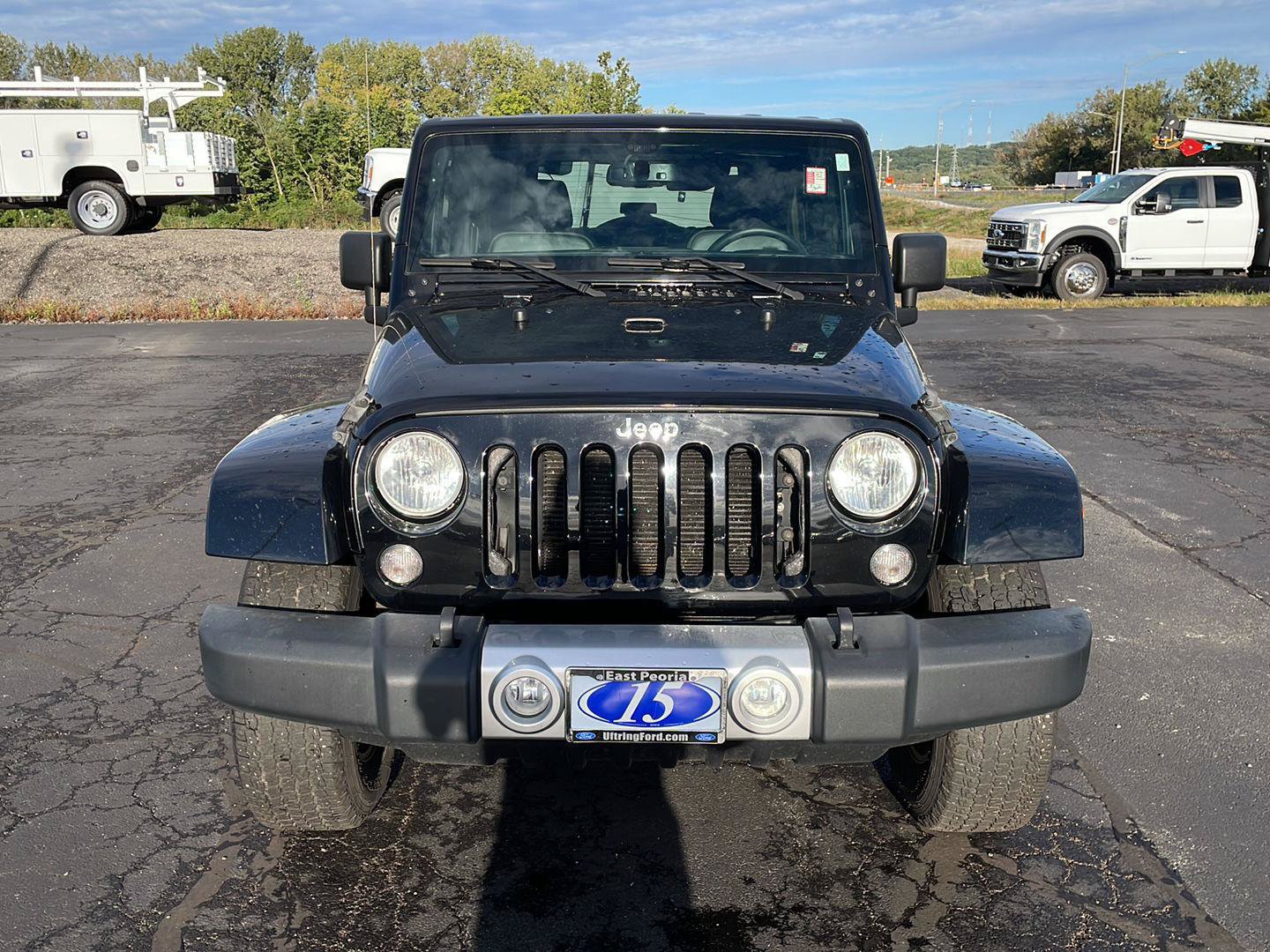 Used 2015 Jeep Wrangler Sahara w/ Connectivity Group AWD/4WD image 8