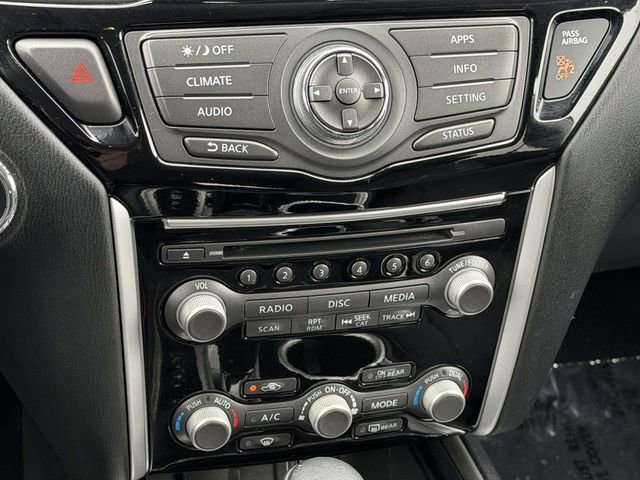 Used 2018 Nissan Pathfinder SV image 14