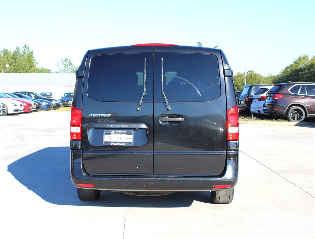 Used 2018 Mercedes-Benz Metris Passenger image 4