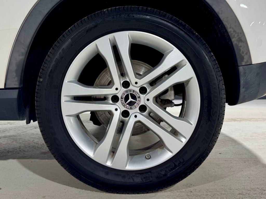 Used 2020 Mercedes-Benz GLA 250 4MATIC w/ Premium Package image 33