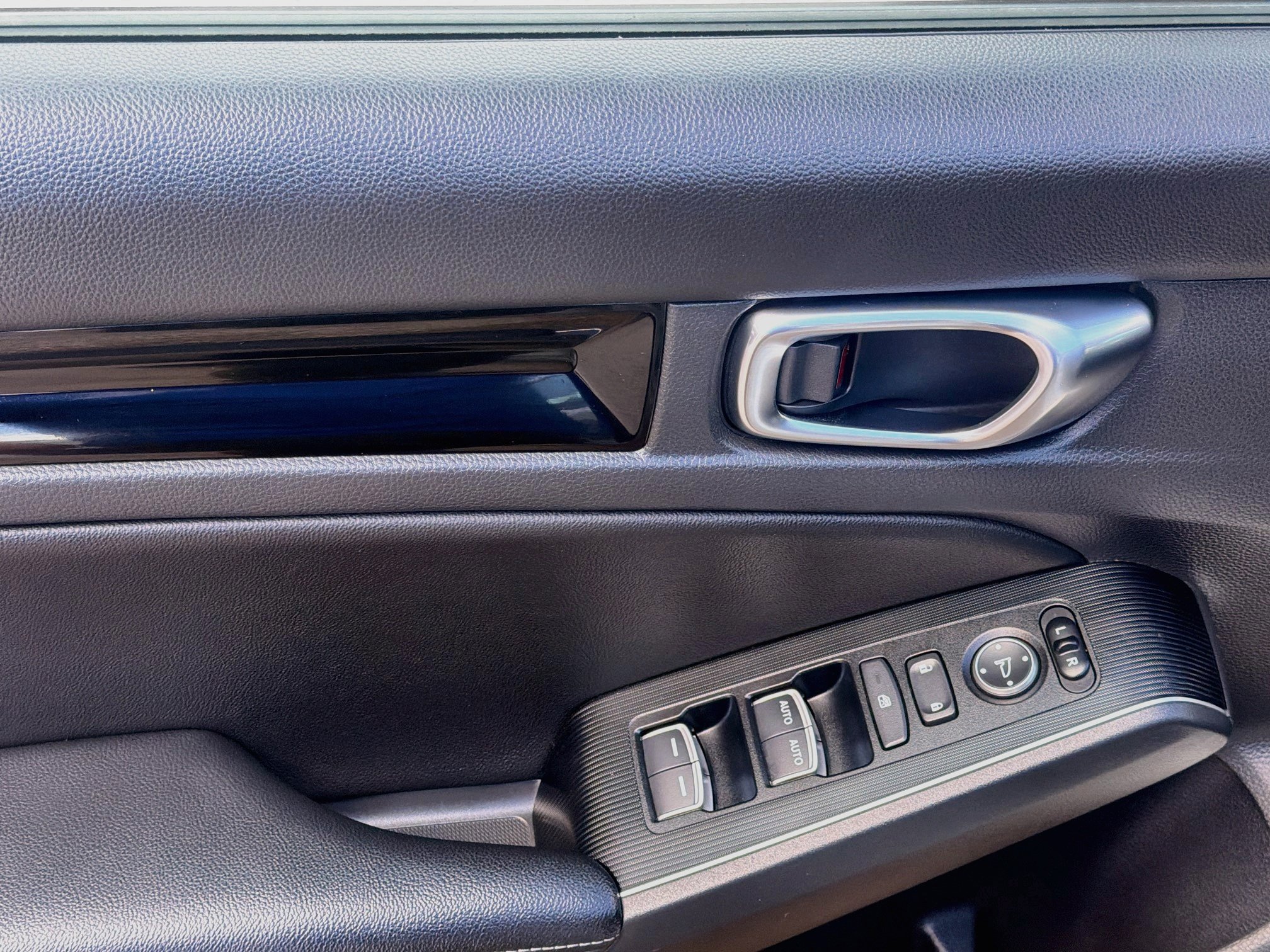 Certified 2024 Honda Civic Sport Touring image 17