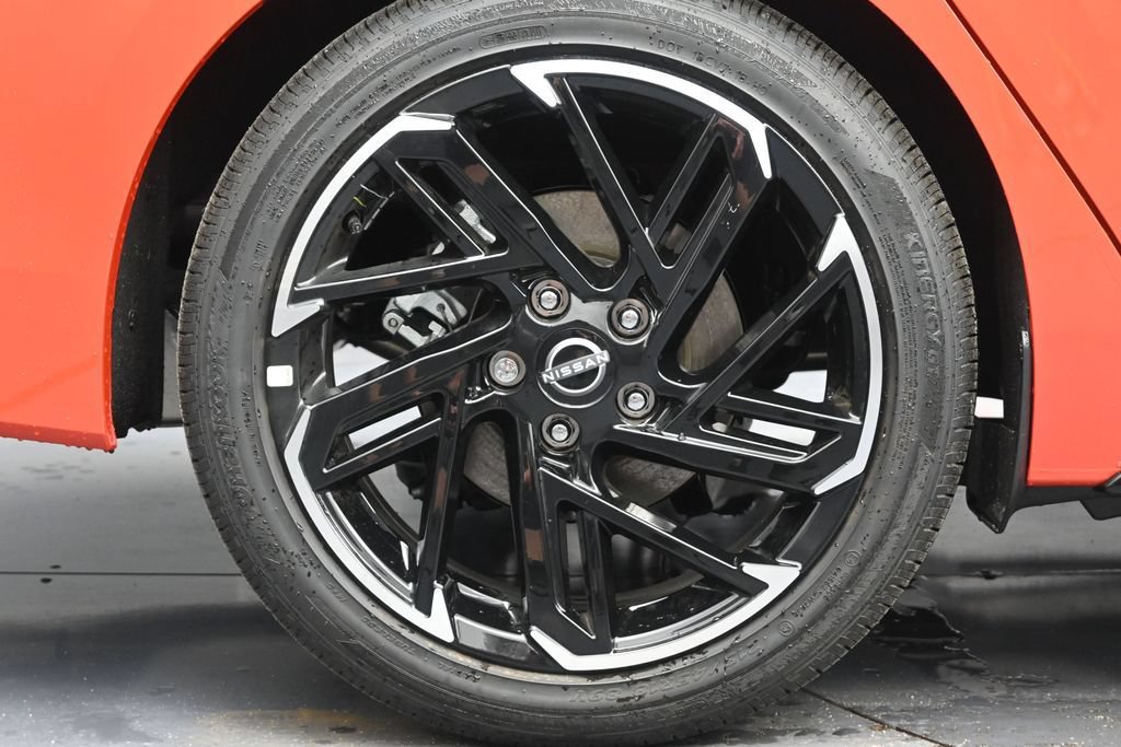 New 2026 Nissan Sentra SR w/ SR Premium Package FWD image 12
