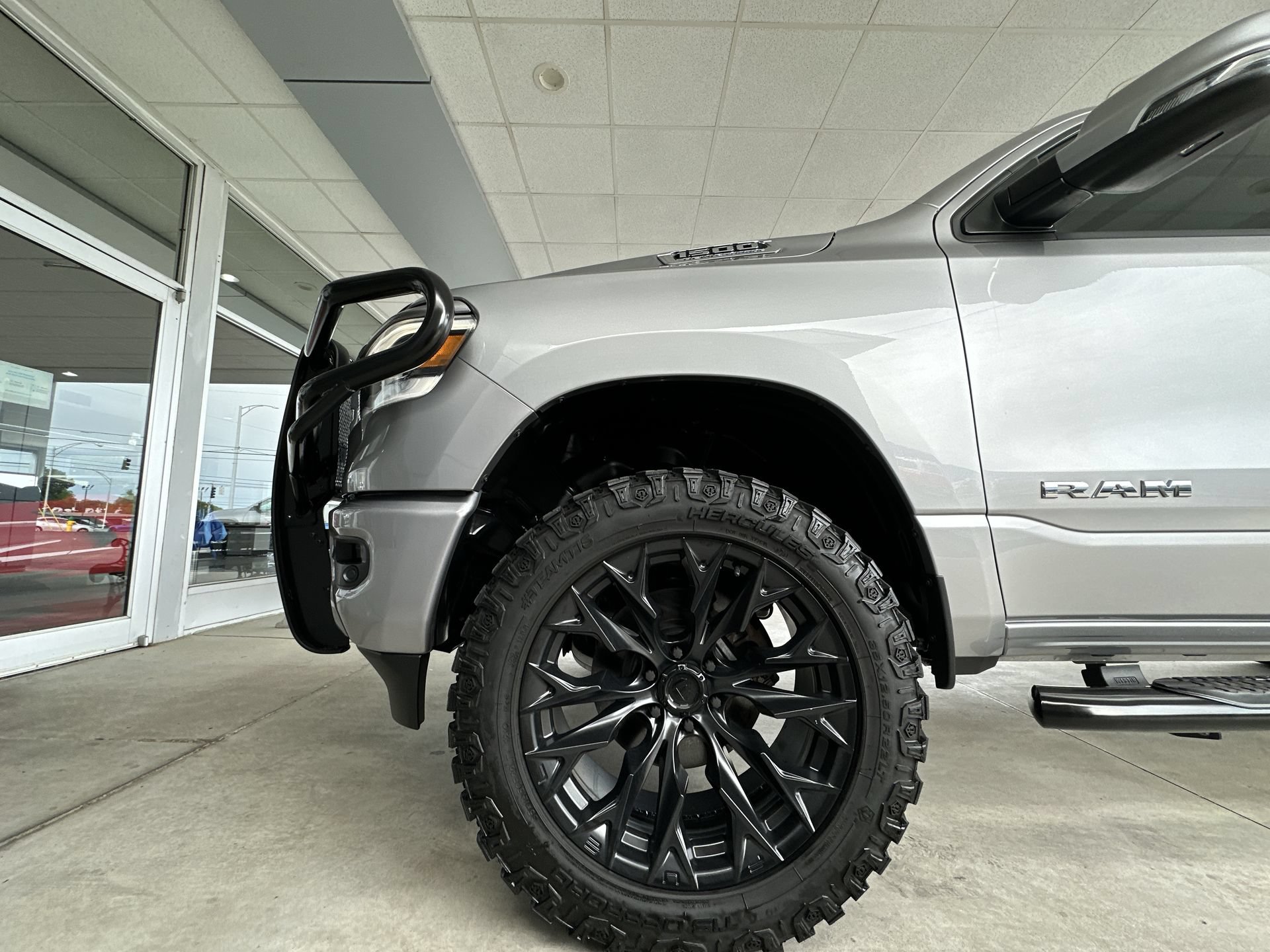 Used 2023 RAM 1500 Big Horn AWD/4WD image 30