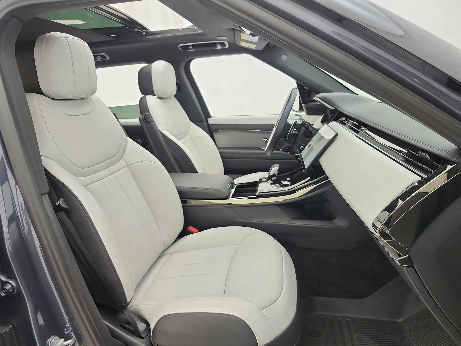 Used 2025 Land Rover Range Rover Sport Dynamic SE AWD/4WD image 19