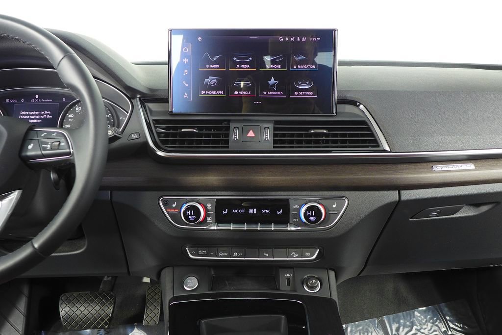 Used 2023 Audi Q5 2.0T Premium w/ Convenience Package image 26