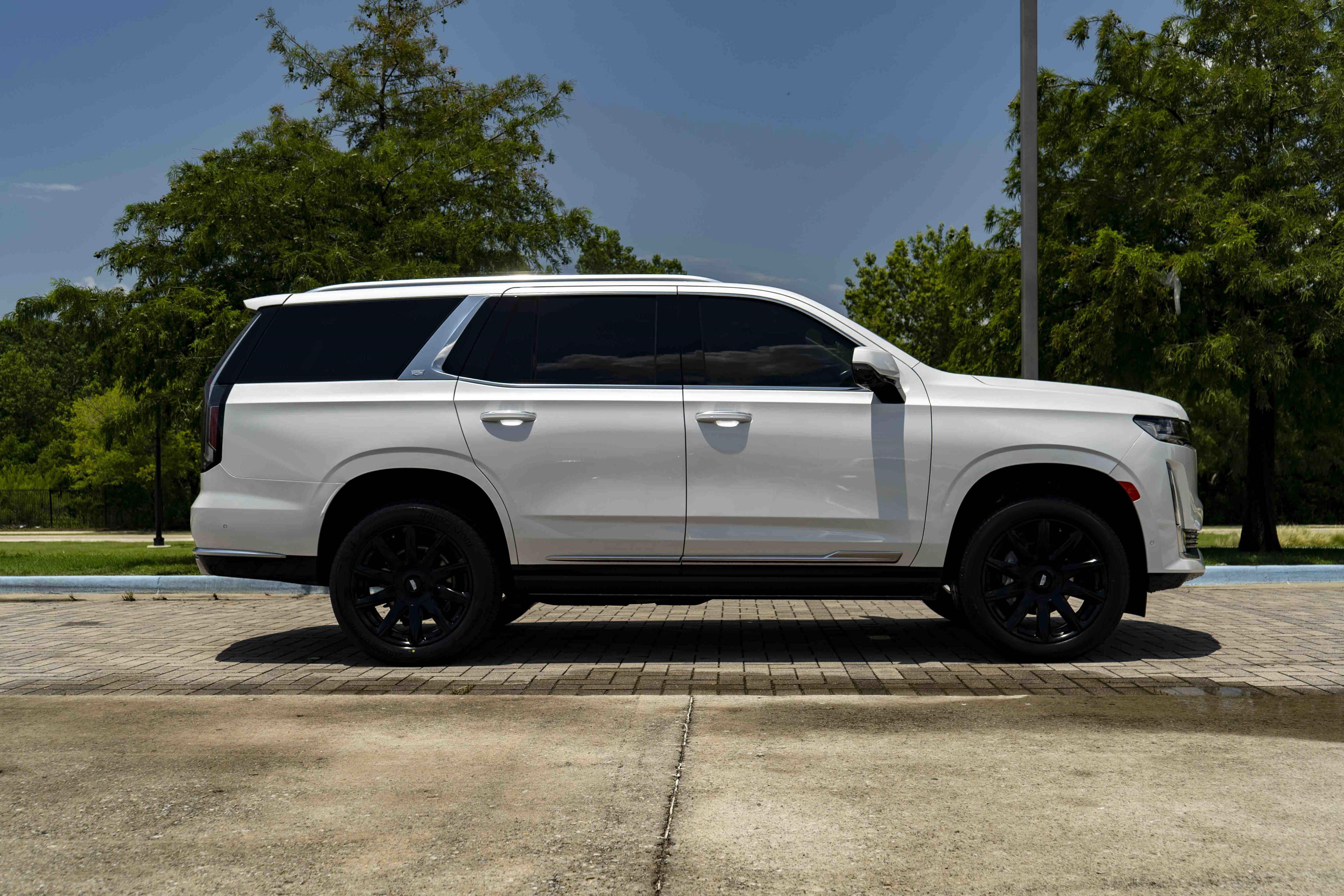 Used 2024 Cadillac Escalade Premium Luxury Platinum w/ LPO, Floor Liner Package AWD/4WD image 10