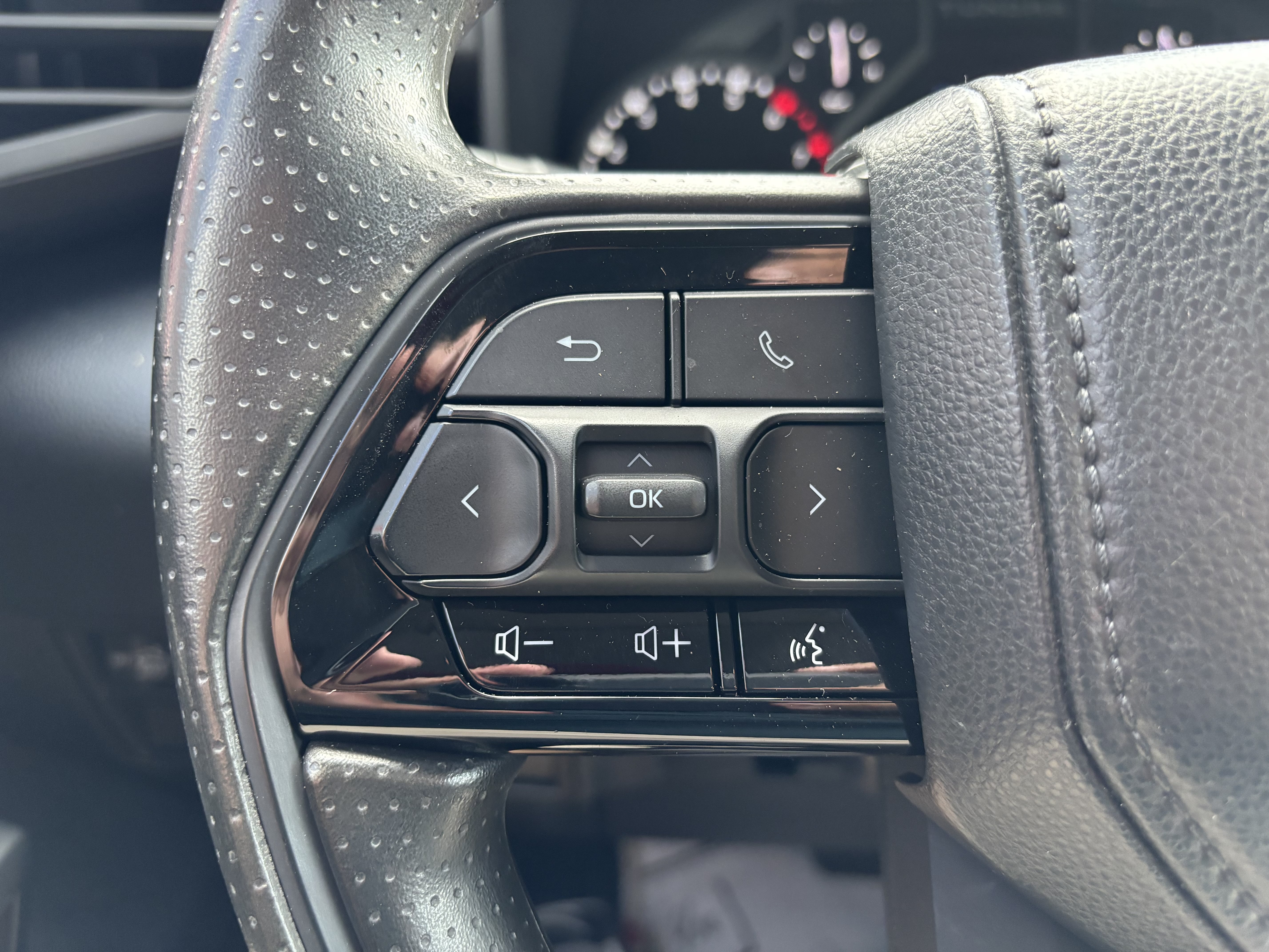 Used 2023 Toyota Tundra SR5 w/ SR5 Convenience Package AWD/4WD image 18