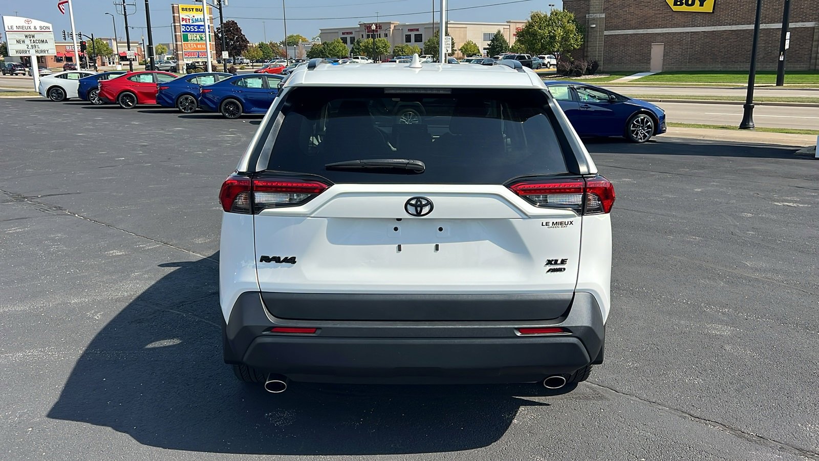 Certified 2022 Toyota RAV4 XLE image 4