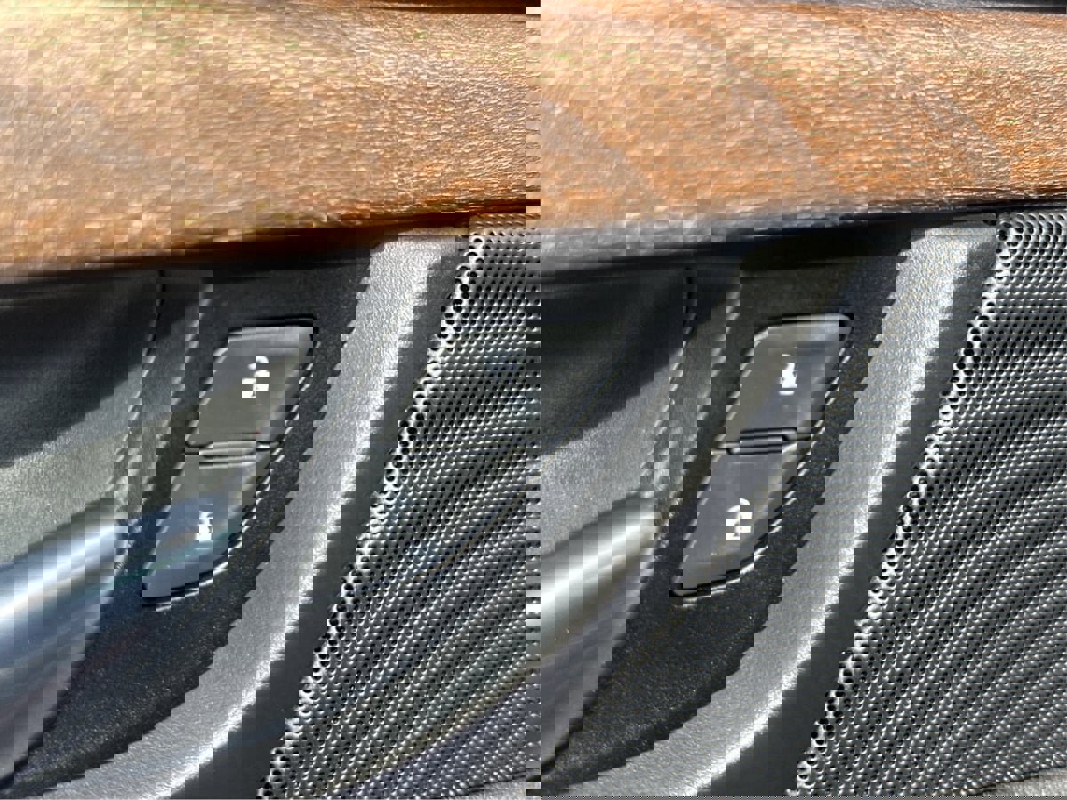 Used 2018 Cadillac Escalade Luxury image 35