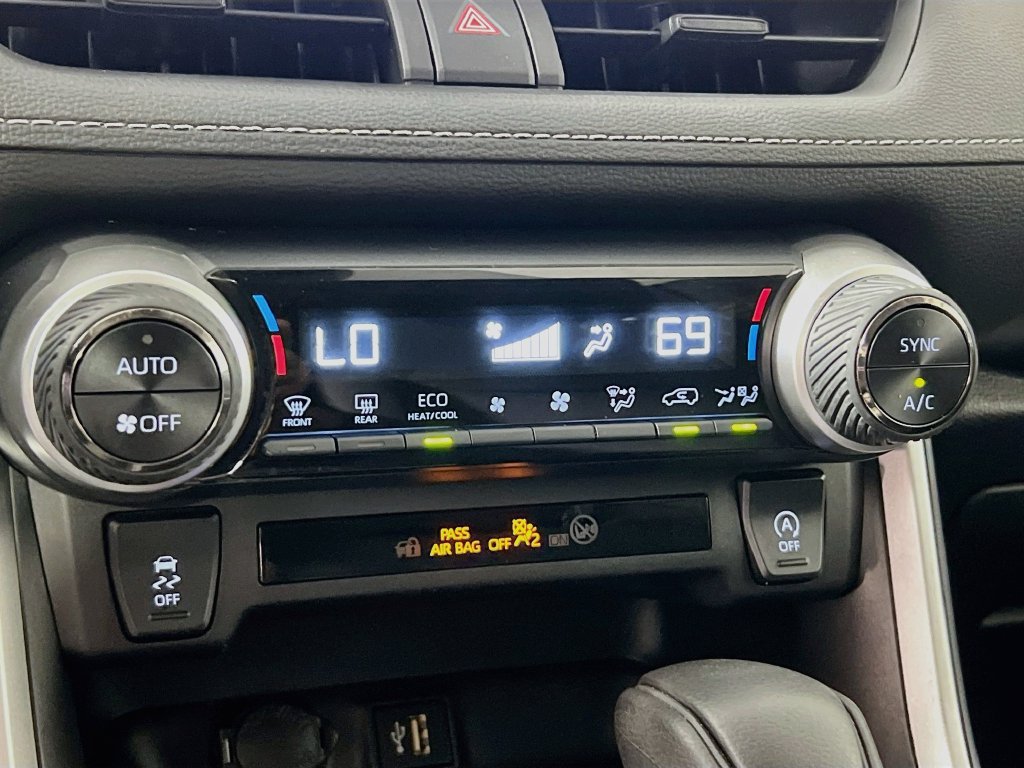 Used 2024 Toyota RAV4 XLE FWD image 25