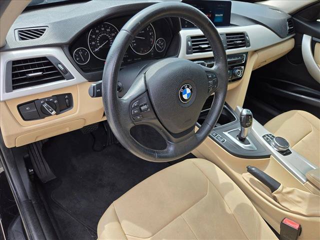 Used 2018 BMW 320i Sedan RWD image 10