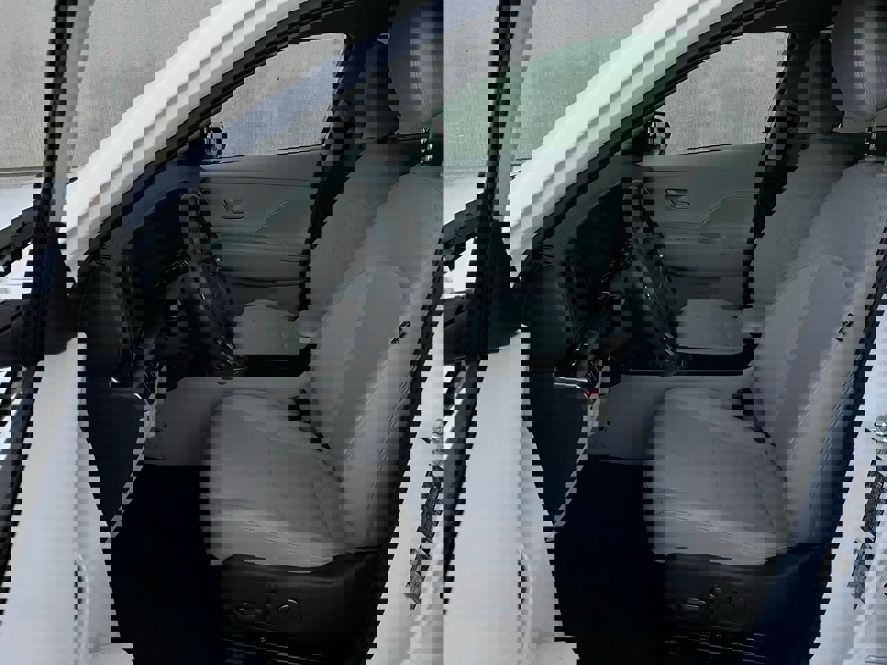 Used 2025 Hyundai Kona SEL image 10