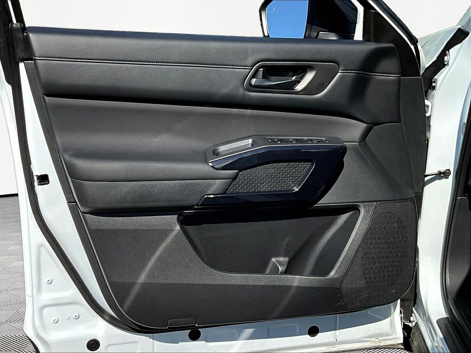 Certified 2026 Nissan Pathfinder SV AWD/4WD image 20