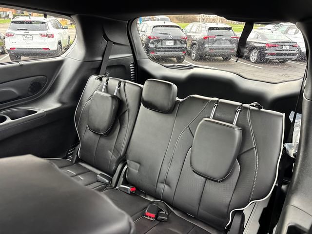 Used 2025 Chrysler Pacifica Limited FWD image 32