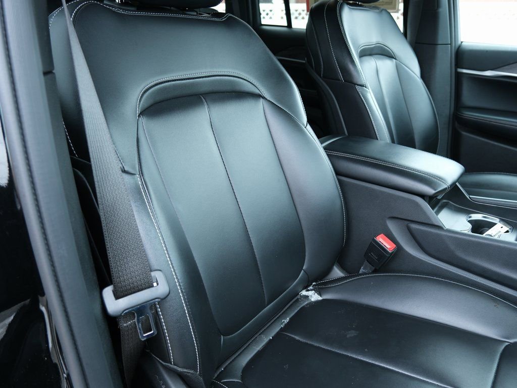 Used 2024 Jeep Grand Cherokee Limited image 31