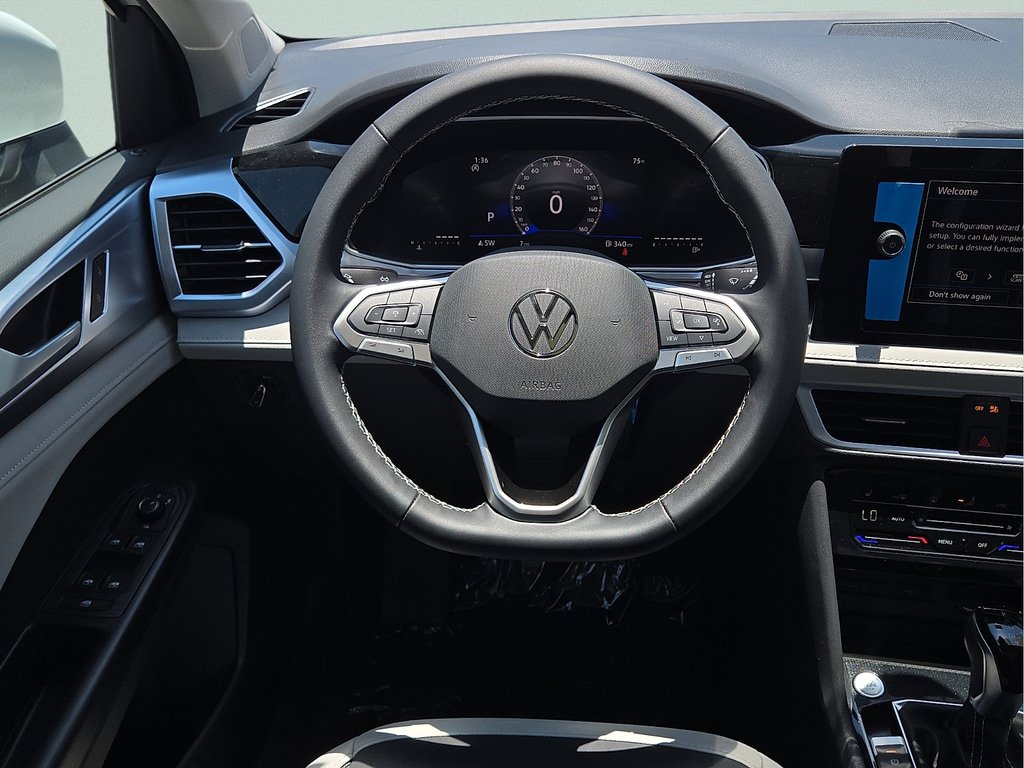 New 2026 Volkswagen Taos SE FWD image 14