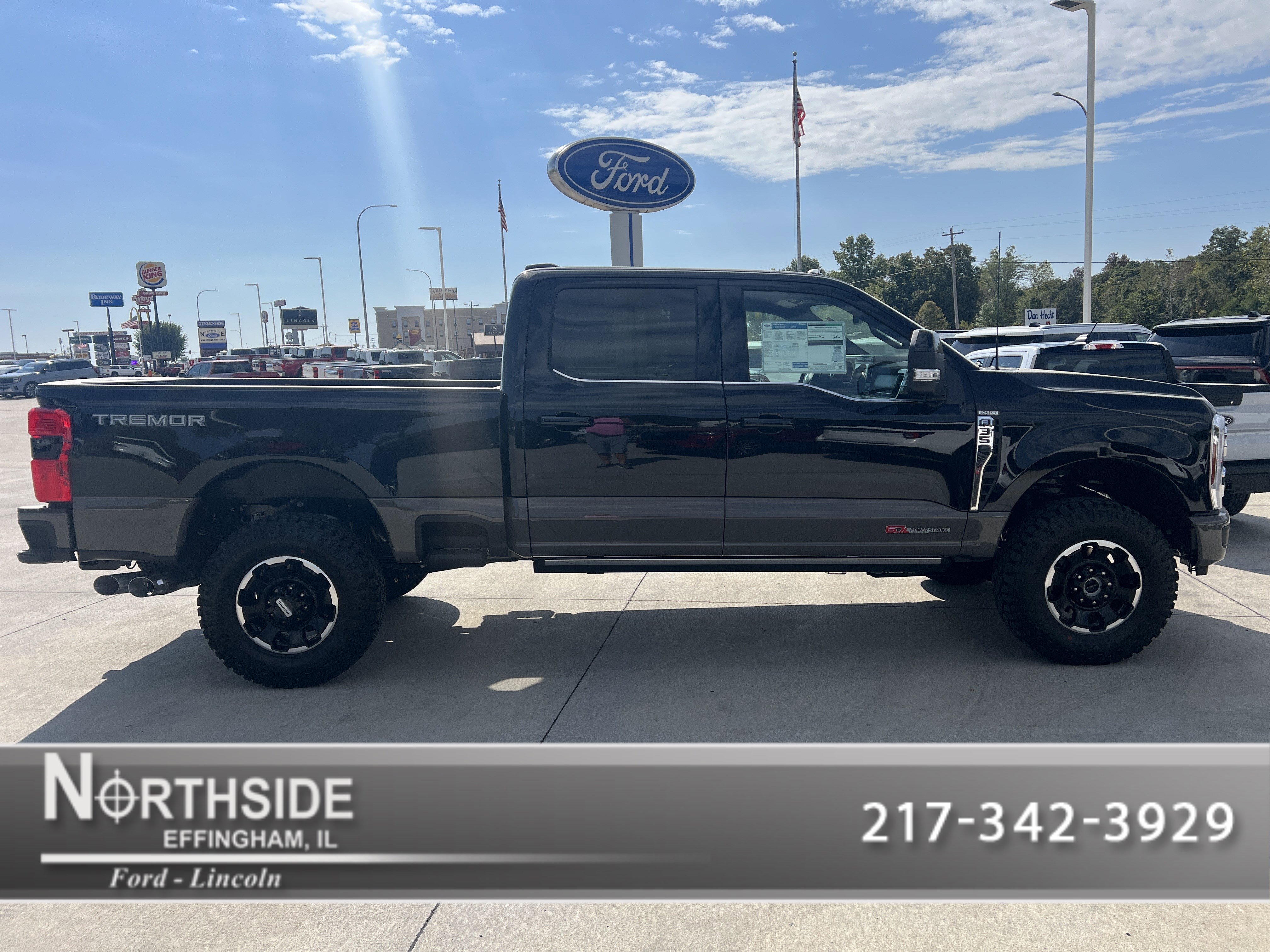 New 2026 Ford F350 4x4 Crew Cab Super Duty image 1
