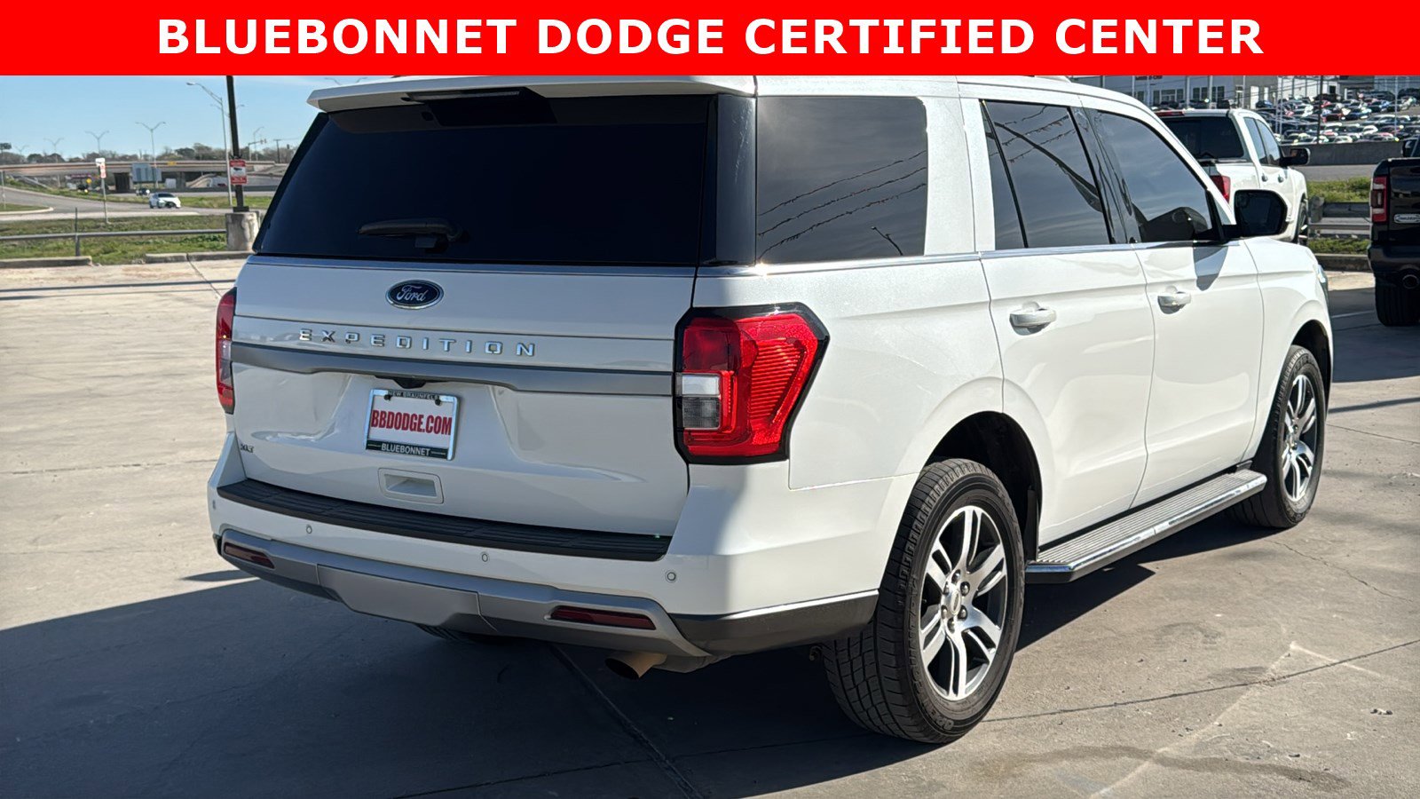 Used 2023 Ford Expedition XLT image 5