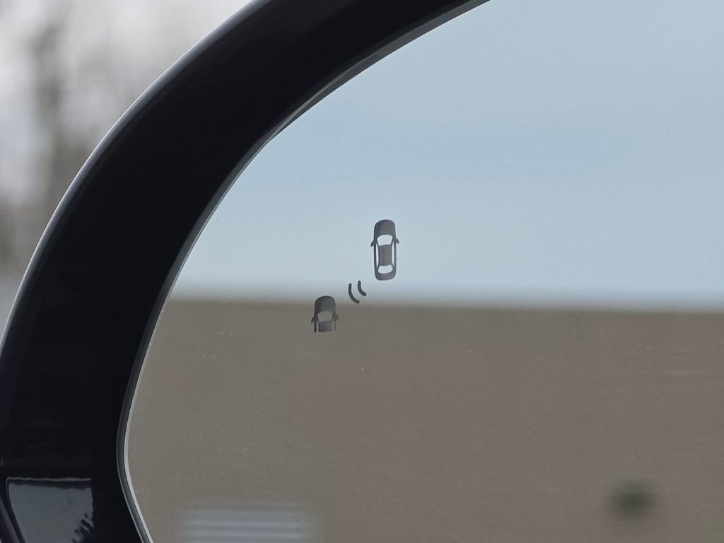 Used 2021 Kia Niro EX w/ Cold Weather Package image 7