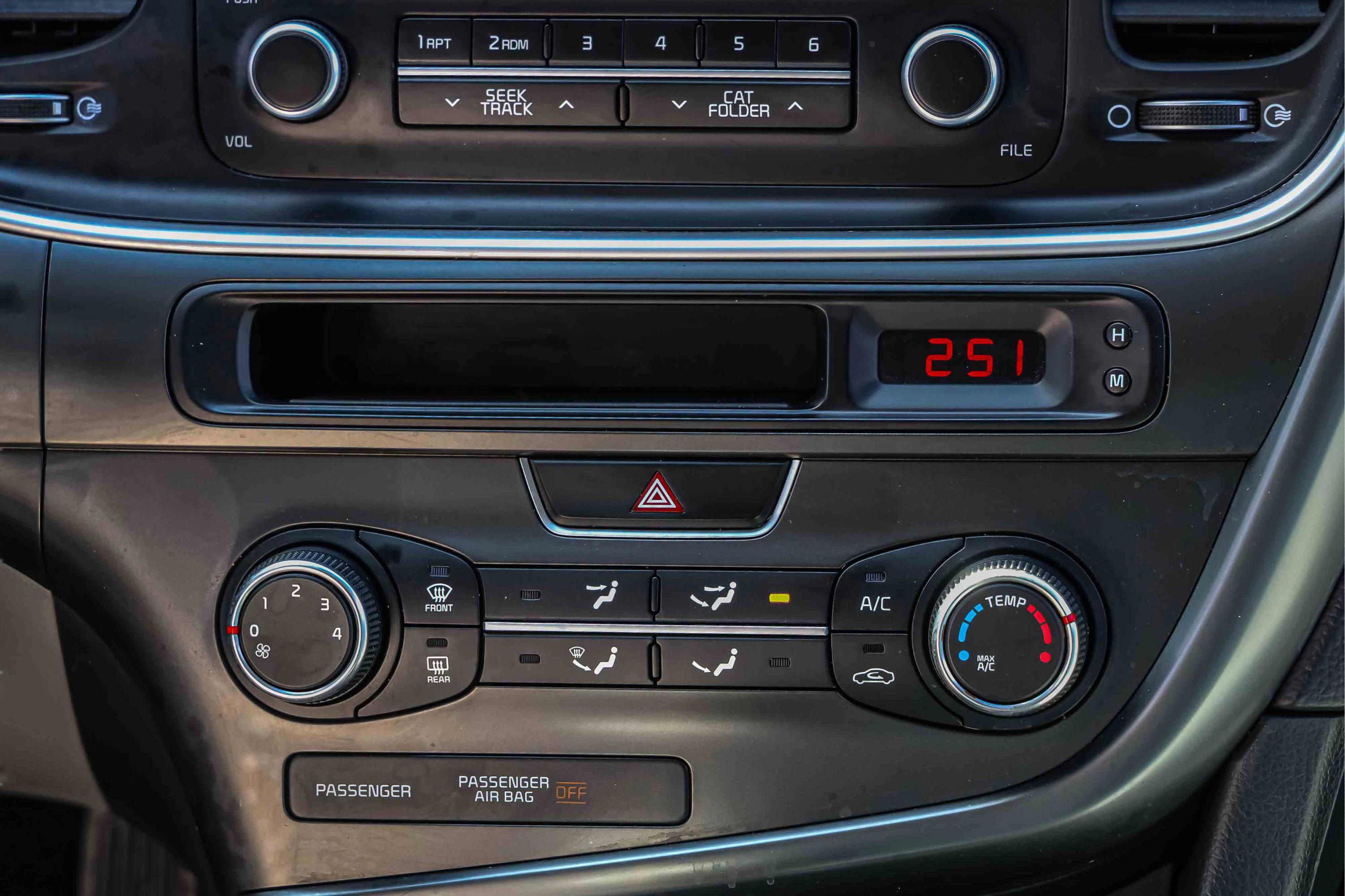 Used 2015 Kia Optima LX w/ LX Convenience Package image 13