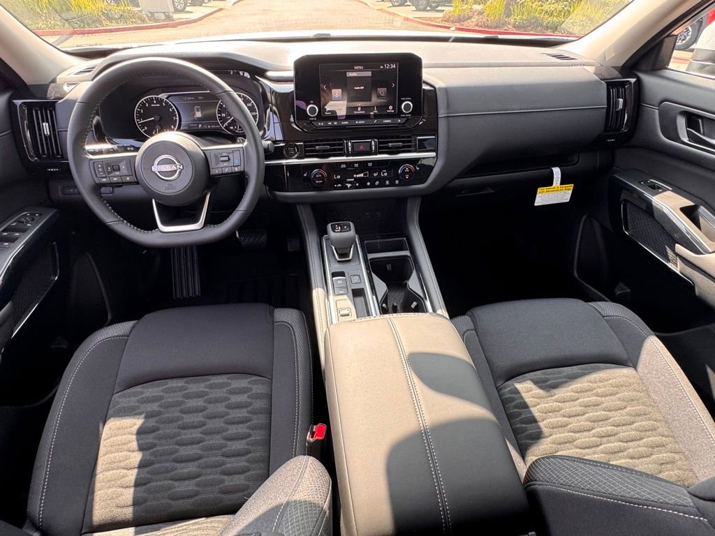 New 2025 Nissan Pathfinder SV image 11