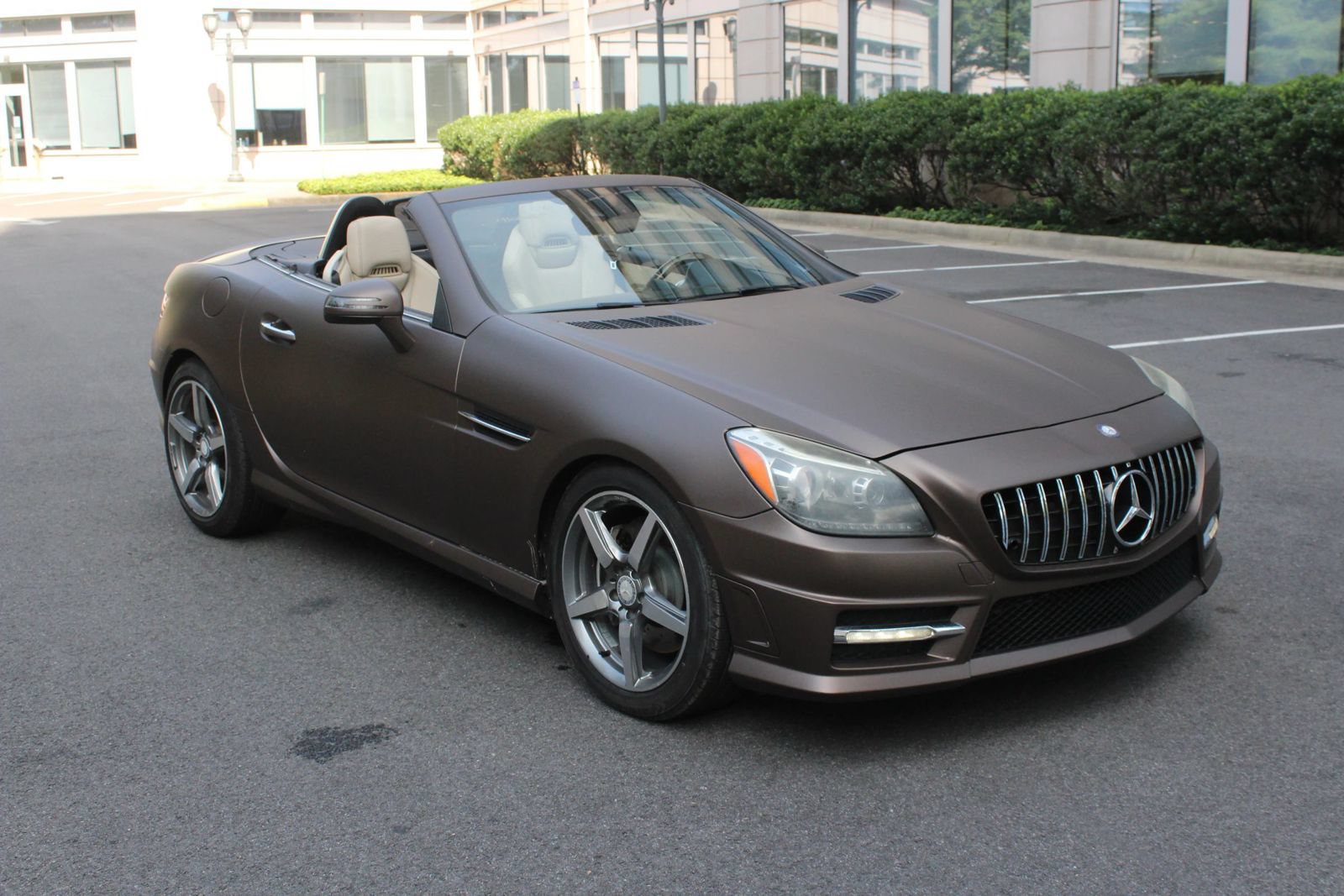 Used 2015 Mercedes-Benz SLK 350 w/ Multimedia Package image 1