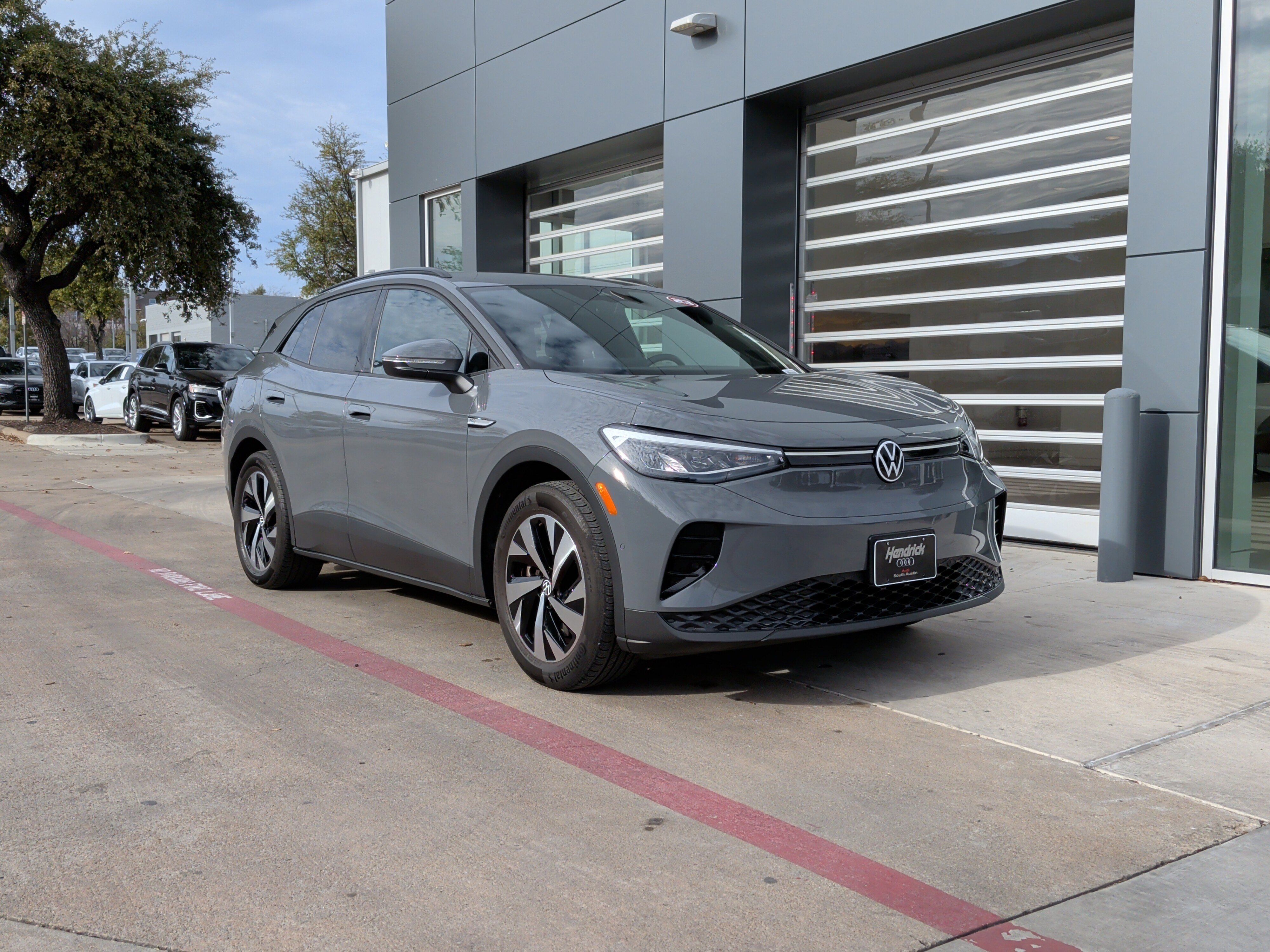 Used 2023 Volkswagen ID.4 Pro image 2