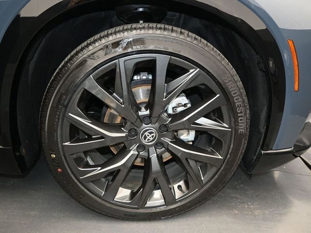 Used 2025 Toyota Crown Signia w/ Advanced Technology Package image 17