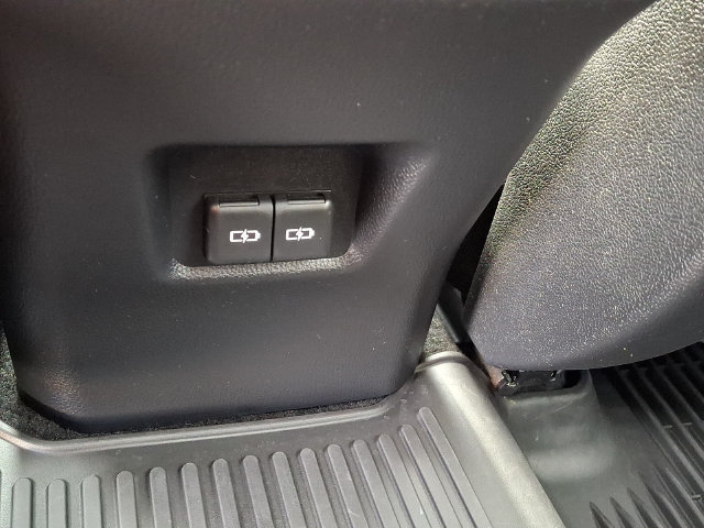 Used 2022 Toyota RAV4 XLE w/ Convenience Package AWD/4WD image 40
