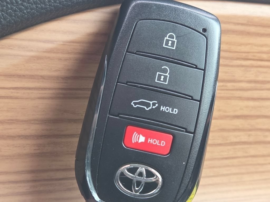 Used 2024 Toyota Grand Highlander AWD Hybrid image 43