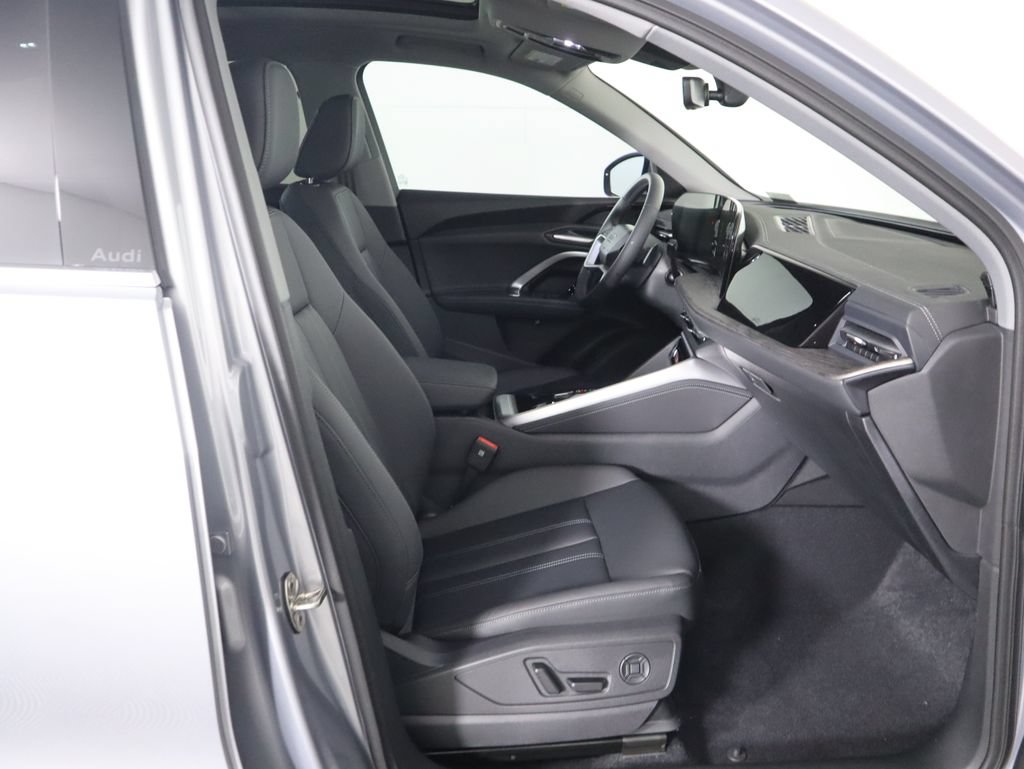 Used 2025 Audi Q5 Premium w/ Convenience Package AWD/4WD image 22
