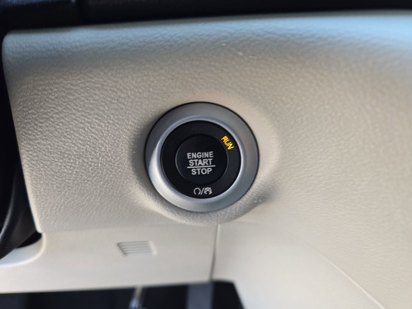 Used 2020 Chrysler Pacifica Touring image 24