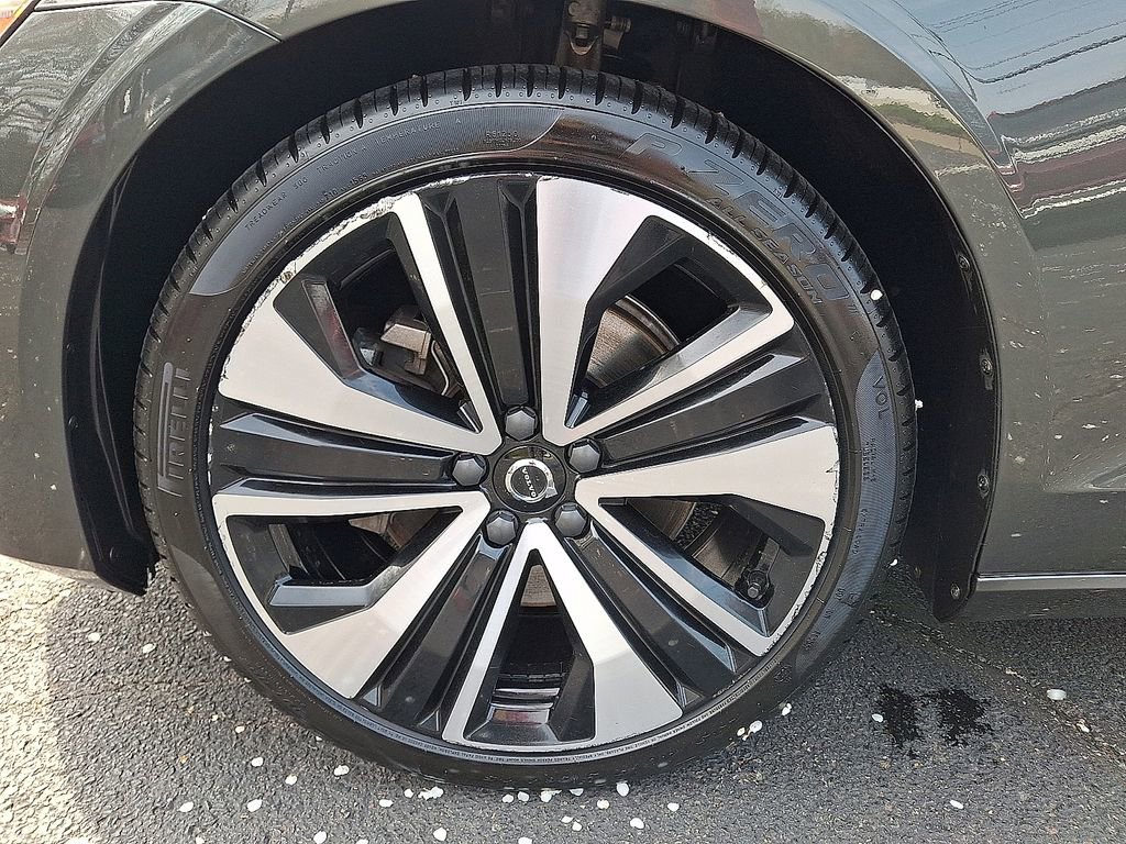 Used 2022 Volvo S60 B5 Momentum w/ Climate Package image 26