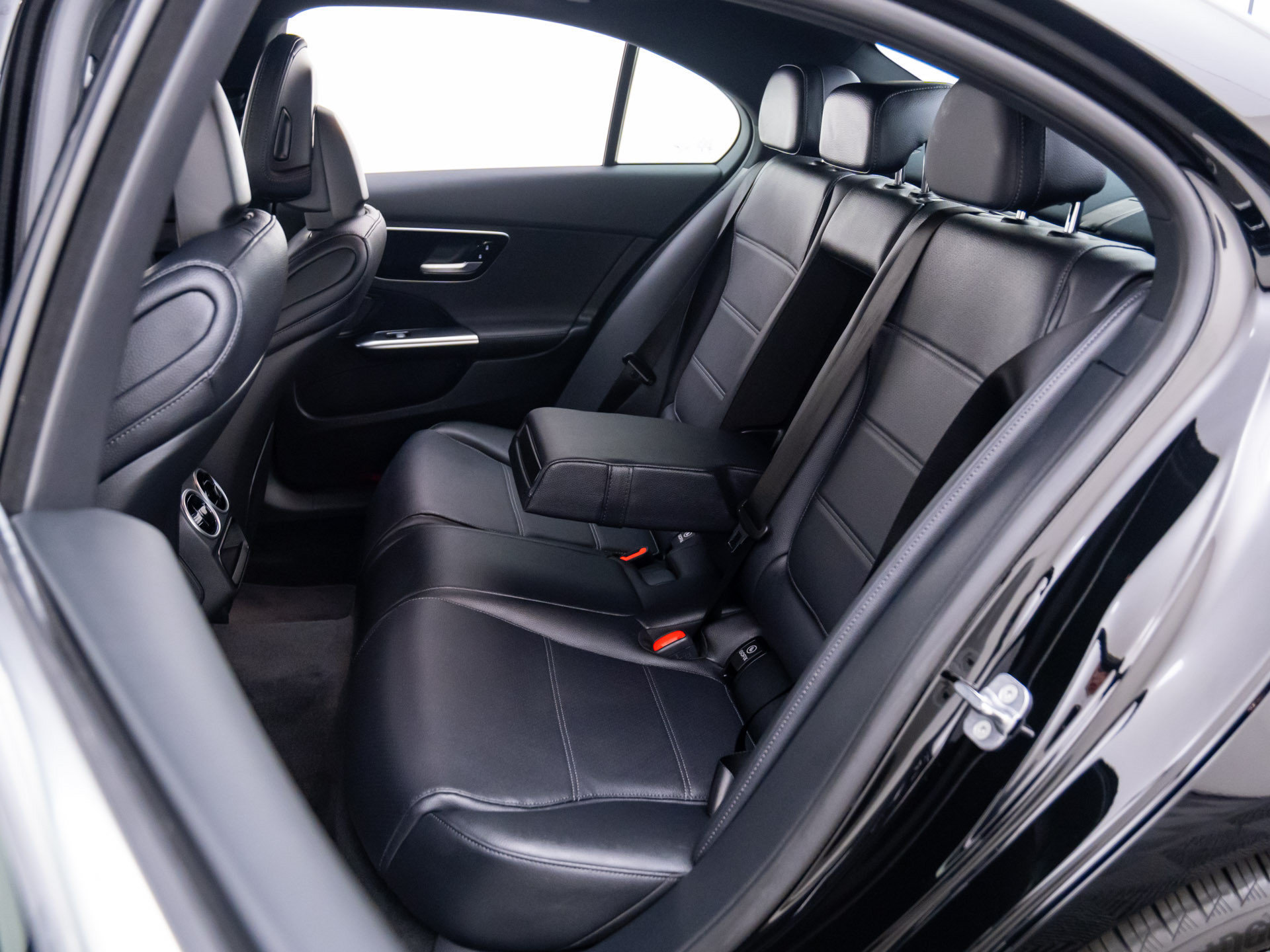New 2026 Mercedes-Benz C 300 4MATIC Sedan image 14