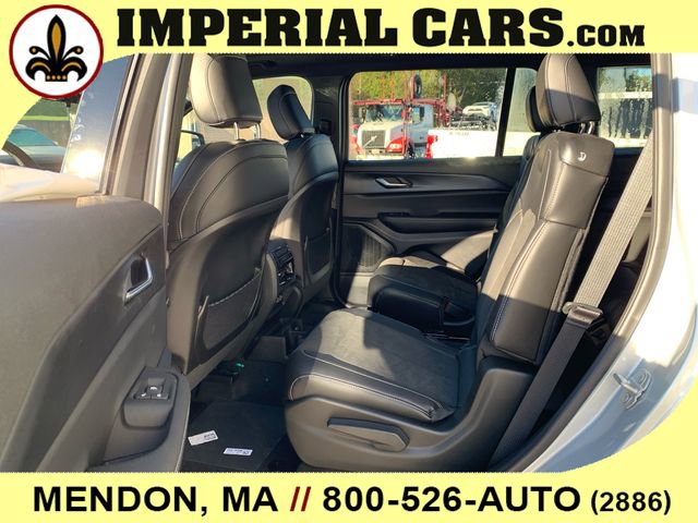 New 2025 Jeep Grand Cherokee L Altitude image 15