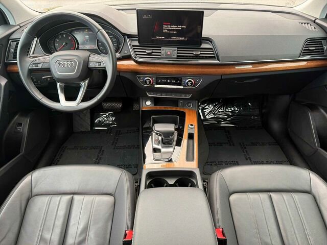 Used 2023 Audi Q5 2.0T Premium w/ Convenience Package AWD/4WD image 17