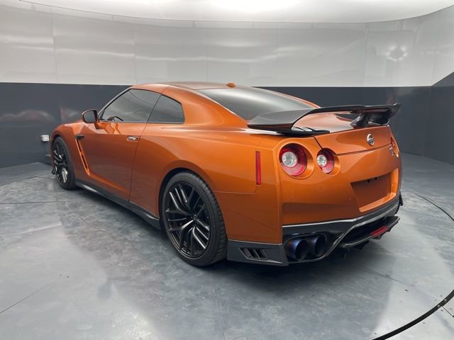 Used 2017 Nissan GT-R Premium AWD/4WD image 5
