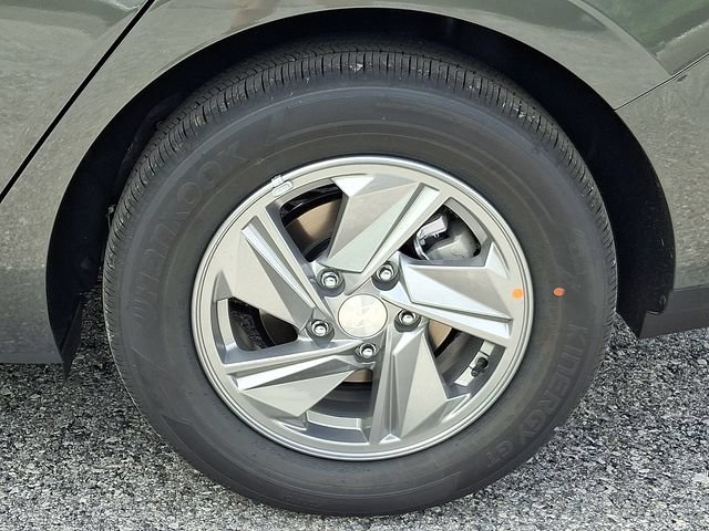 New 2026 Hyundai Elantra SE FWD image 18
