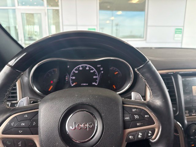 Used 2017 Jeep Grand Cherokee Overland w/ Jeep Active Safety Group AWD/4WD image 23