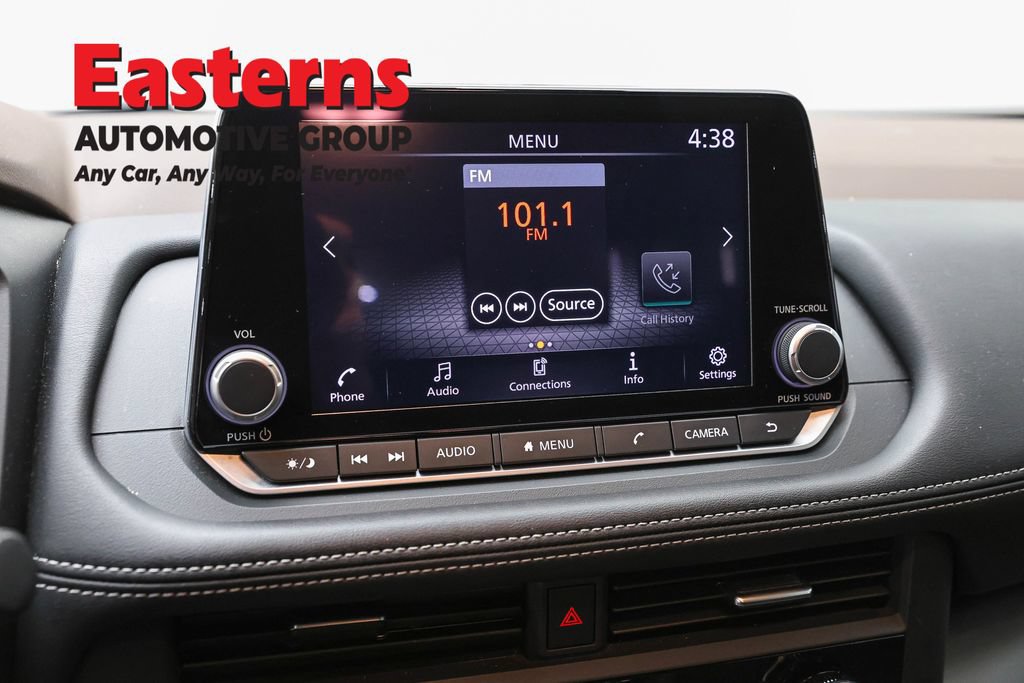 Used 2023 Nissan Rogue S AWD/4WD image 18