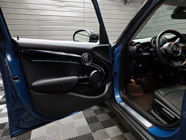 Used 2024 MINI Cooper 4-Door Hardtop FWD image 31