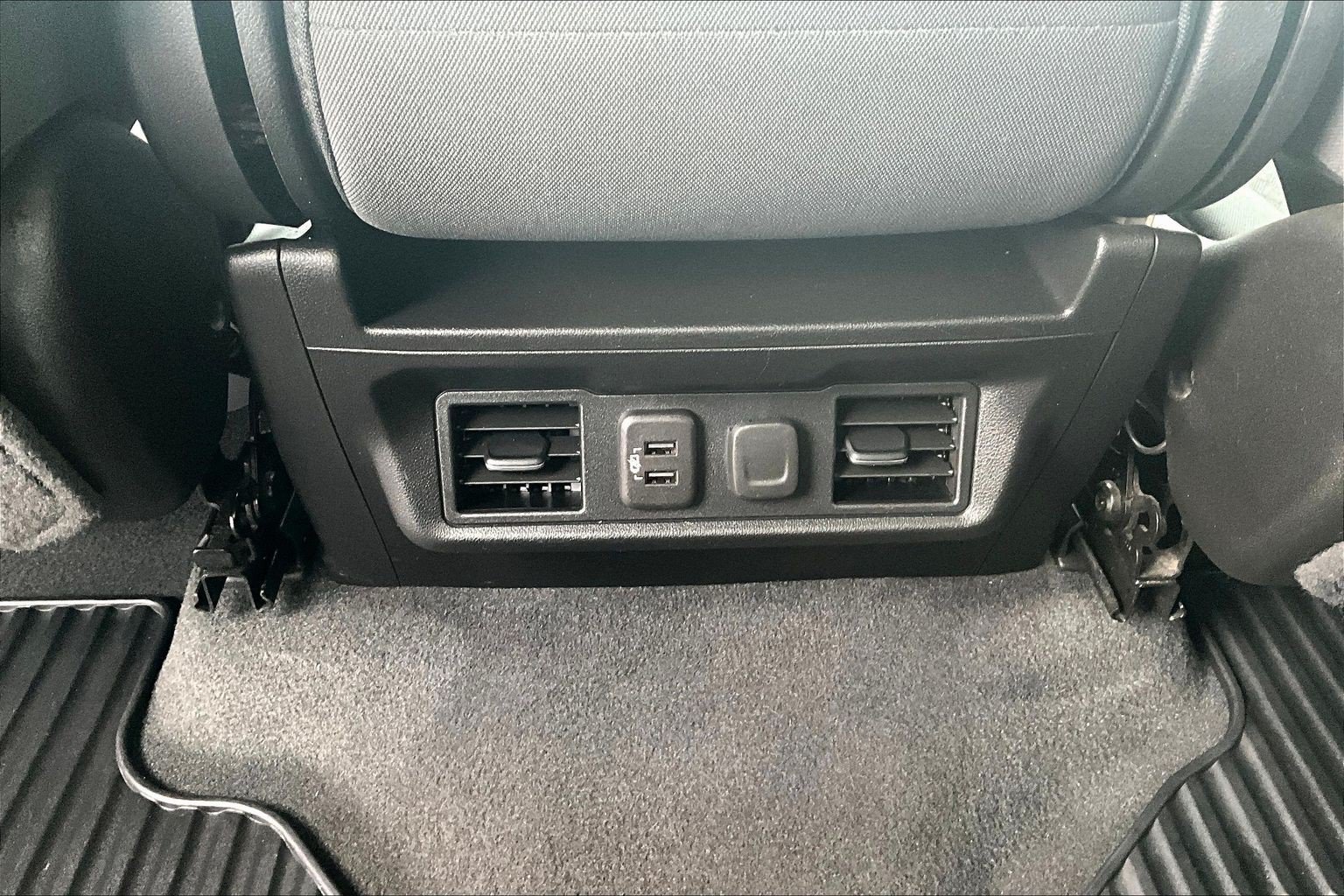 Used 2021 Chevrolet Silverado 1500 LT AWD/4WD image 38